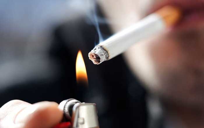 Fumatul nu-ți afectează doar plămânii, ci și ochii. Ce riscă fumătorii?