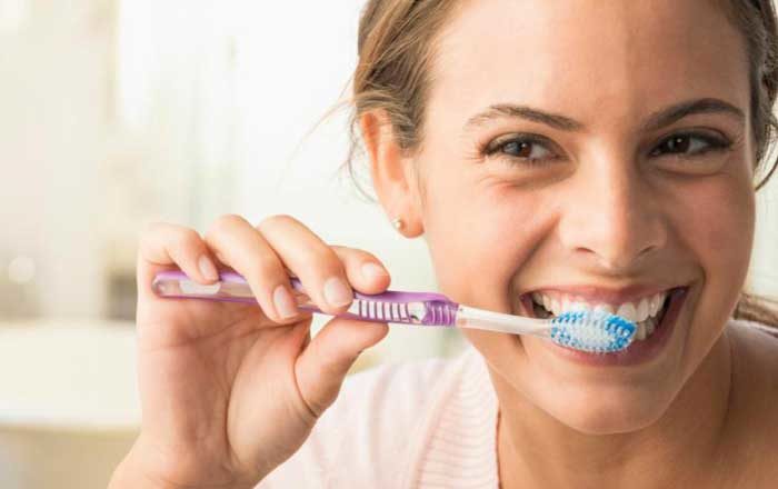 sângerări gingivale